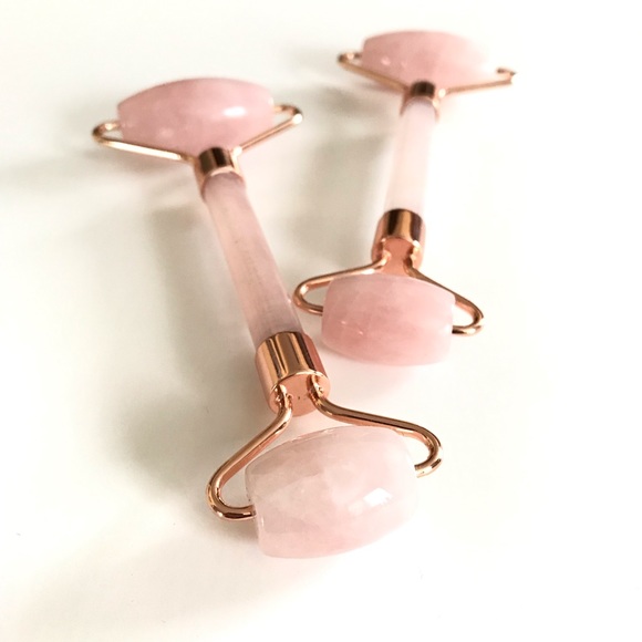 Rose Quartz Face Roller - Picture 2 of 8